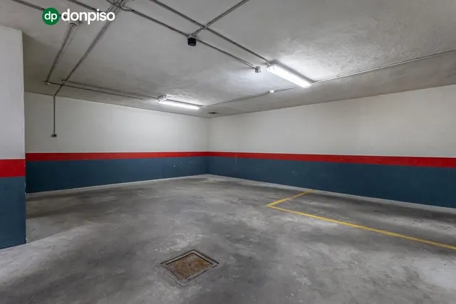 Ático dúplex junto Alhamar con 2 garajes y 2 trasteros — 28