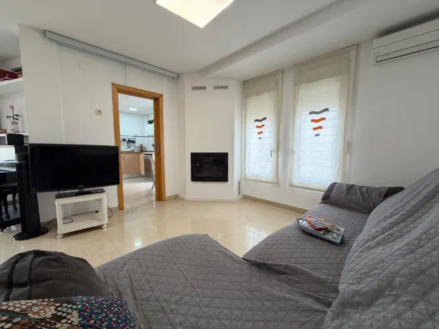 INTERESANTE CHALET EN LA POBLA DE VALLBONA — 9
