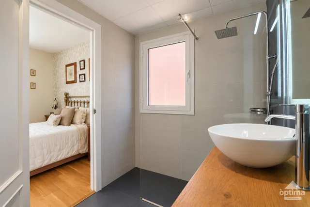 Pareado reformado con 5 habitaciones, terrazas y garaje en Reus — 45