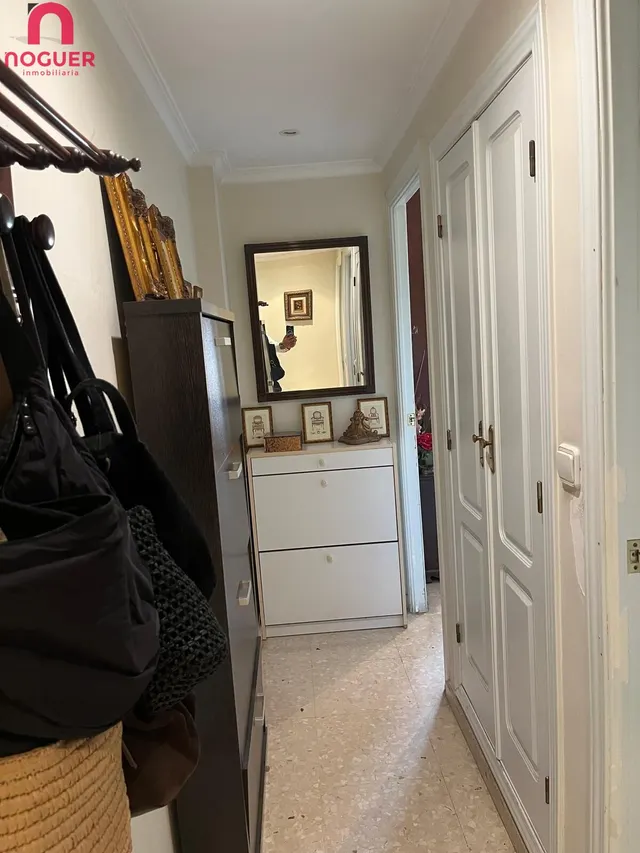 PISO ZONA ZOCO DE CUATRO DORMITORIOS , DOS BAÑOS , TERRRAZA Y  ASCENSOR — 28