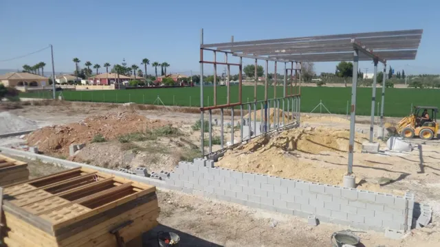 Parcela urbanizable con proyecto de chalet con piscina en Ca - foto 4