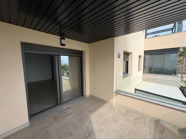 Piso con vista al Mar 300 m del mar. El residencial es el lugar perfecto para disfrutar de la vida frente al mar — 2