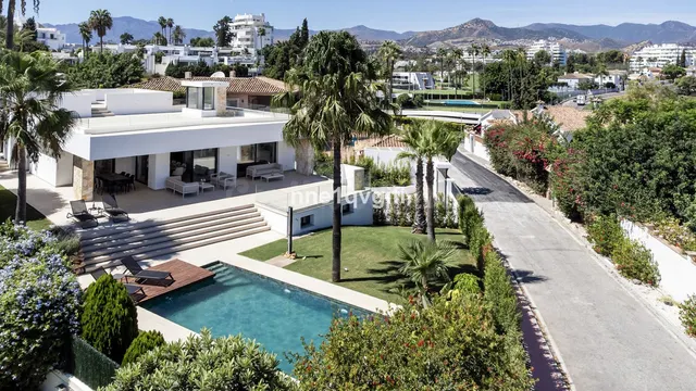 Chalet 4 habitaciones 320m² en venta - Marbella