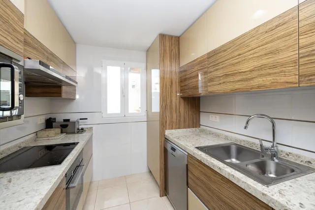 Dúplex de 4 dormitorios con vistas al mar, terraza y piscina en Velilla-Taramay — 21