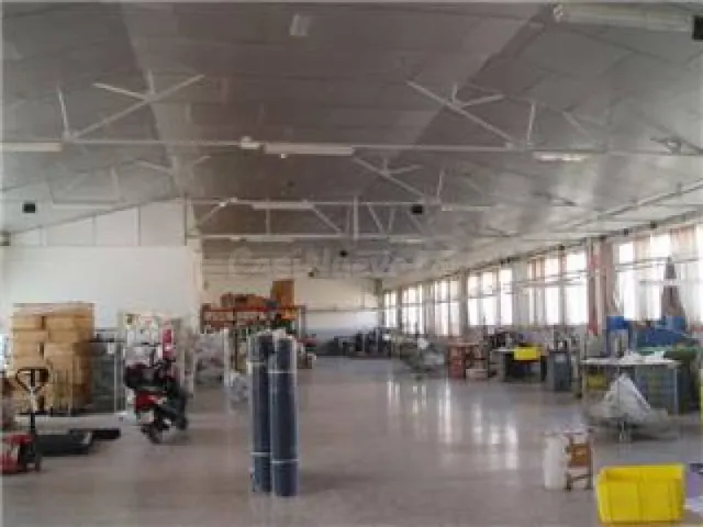 Nave industrial 1000m² en venta - POLIGONO FAIMA