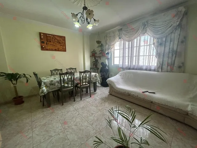 Piso de tres dormitorios con garaje, trastero y ascensor en  - foto 3