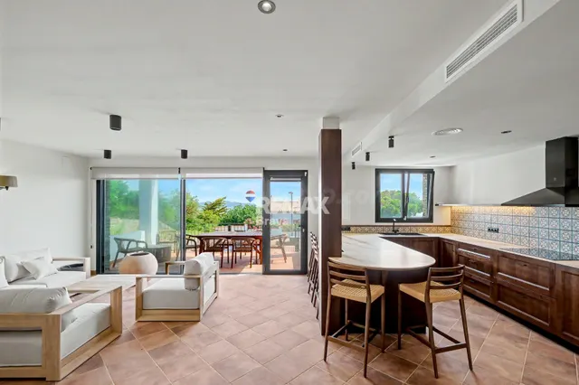 Exclusiva villa de lujo de reciente construcción con vistas  - foto 2