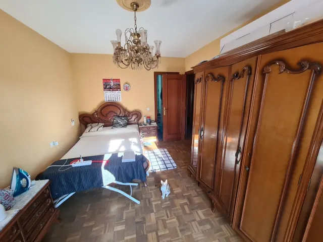 SE VENDE AMPLIO PISO EN VALENCIA DE DON JUAN, COCINA, SALÓN,3 HAB., BAÑO, TERRAZA — 13