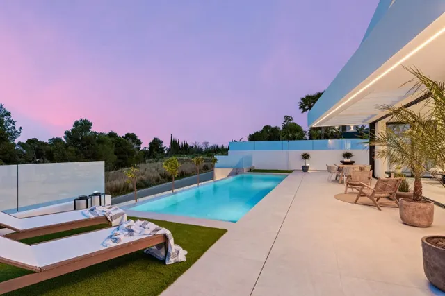 Villa 3 habitaciones 306m² en venta - Casco urbano — 47