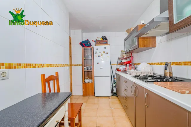 Piso de 3 Dorm. con 2 baños + APARCAMIENTO y TRASTERO — 12