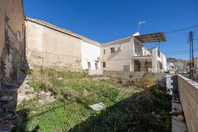SOLAR EN VENTA EN UNA ZONA INMEJORABLE — 10