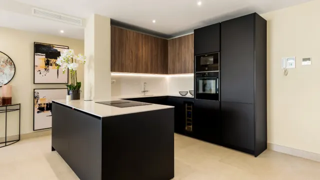 APARTAMENTO TOTALMENTE REFORMADO CON VISTAS DESPEJADAS AL MAR EN VENTA EN BAHÍA DEL VELERÍN, ESTEPON — 21