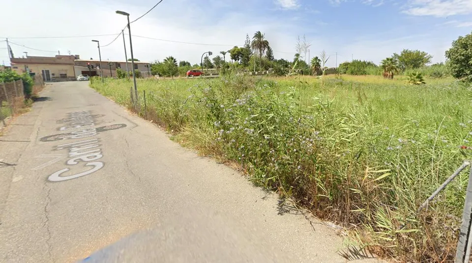 SE VENDE TERRENO URBANO JUNTO COSTERA SUR