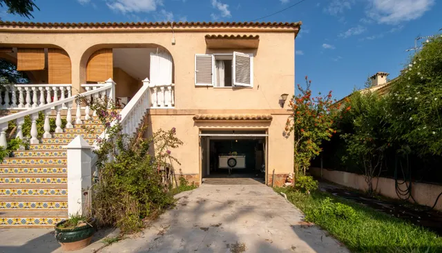 Chalet independiente en parcela esquinera de 515 m2 con gran garaje en Maravisa — 34