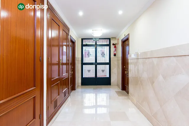 Piso de dos dormitorios con garaje — 15