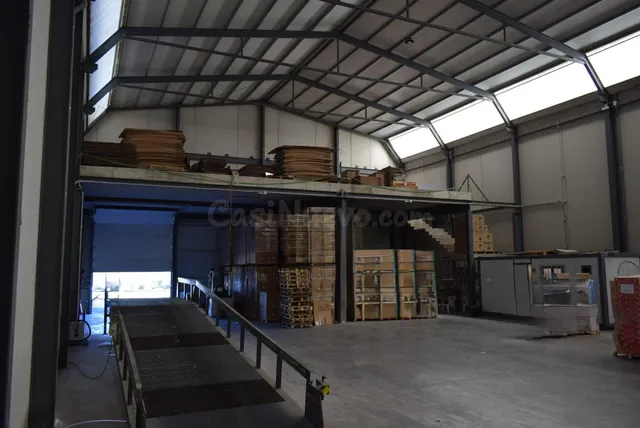 Nave industrial en el Polígono de la Media Legua. Las Torres