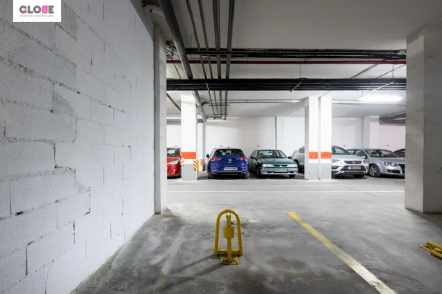 En venta una plaza de garaje en Villarejo. — 17