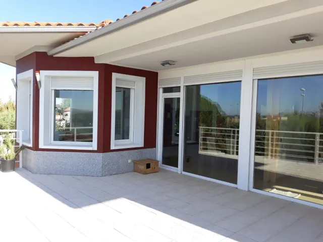 Urbis te ofrece un chalet independiente en venta en Urbaniza