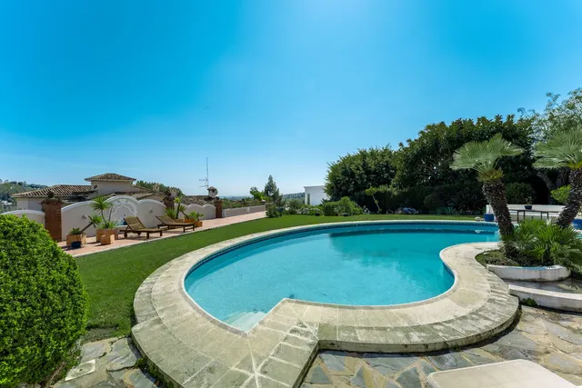 Chalet 4 habitaciones 667m² en venta - Costa del Sol — 49