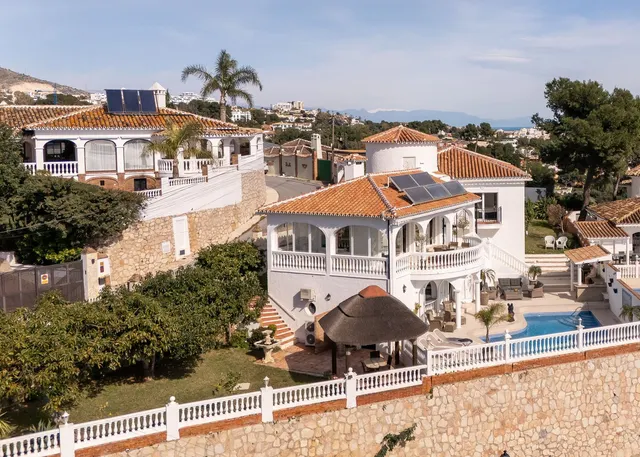 Chalet 4 habitaciones 319m² en venta - Centro — 41