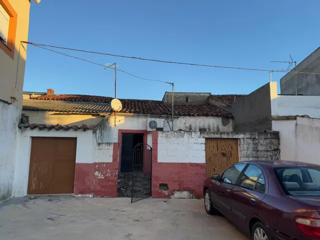 CASABANCO VENDE CASA EN ALMOHARIN