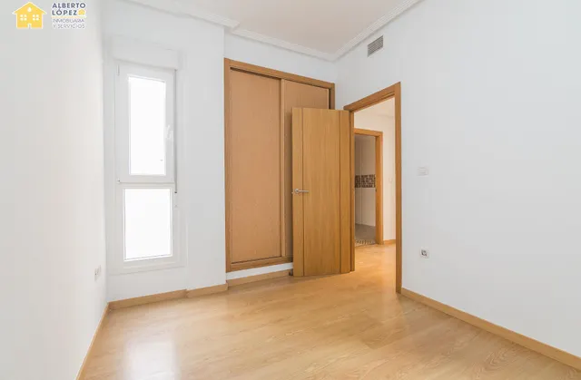 PISO DE 102 METROS CONSTRUIDOS  3 DORMITORIOS, 2 BAÑOS Y VESTIDOR EN EL ALTET — 34