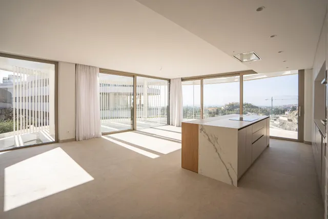Espectacular Ático de Lujo con solarium, piscina privada y vistas al mar. 4 dormitorios y 4 baños. Benahavis — 6