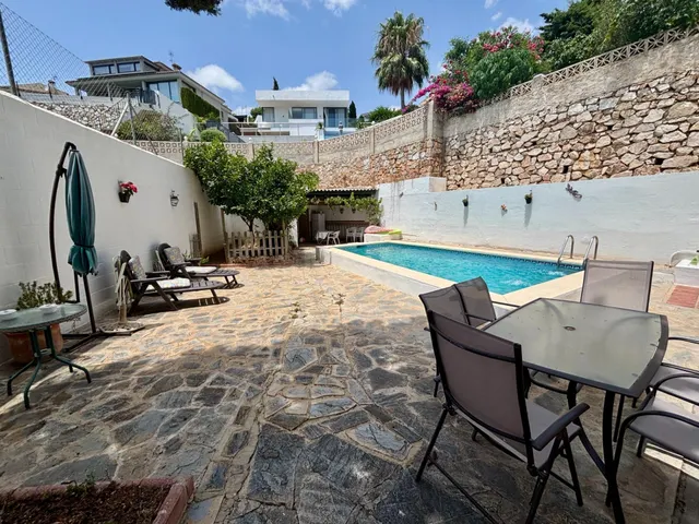 CHALET EN VENTA CON VISTAS AL MAR EN BENALMADENA URB. VERACR - foto 4