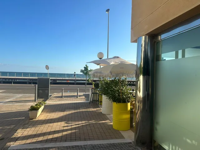 MAGNIFICO LOCAL DE 128 M2 UTI + TERRAZA LATERAL EN PRIMERA L - foto 2