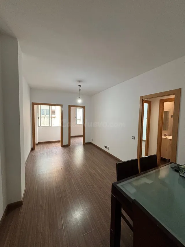Piso Semireformado en El Raval, Barcelona por €295,000 — 2