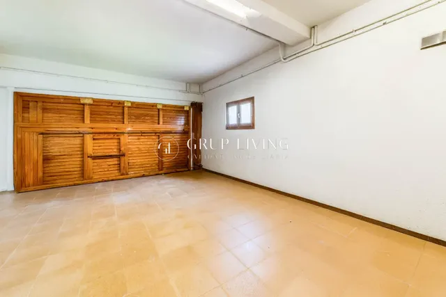 ELEGANTE CASA ESQUINERA DE ESTILO INGLÉS CON VISTAS AL MAR — 36