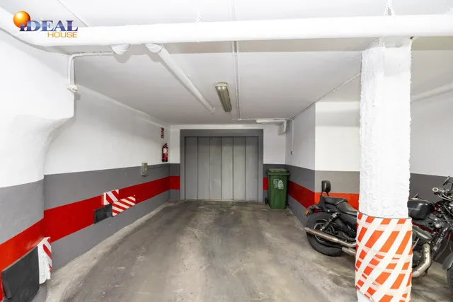 Barrio del Realejo. Sacamos a la venta dos plazas de garaje para coche muy grande. — 14