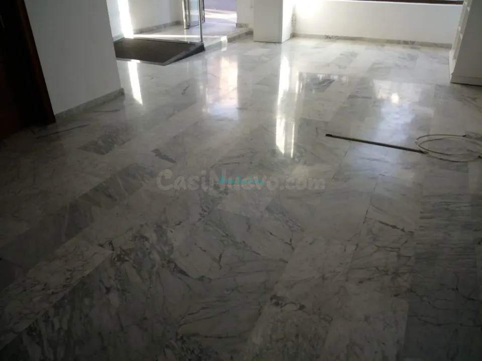Local comercial 80m² en alquiler - Av. del Aeropuerto