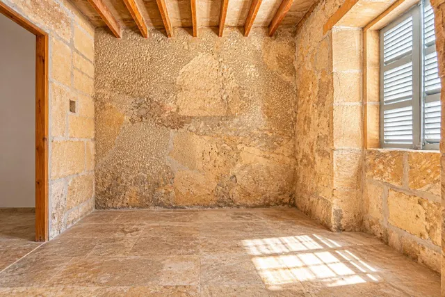 Casa señorial de 300 m2 para reforma integral en el centro de Porreres — 29