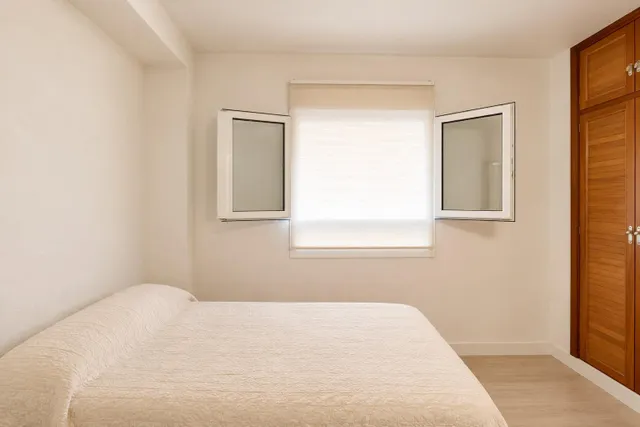 Piso reformado de 113 m2 en pleno centro de Murcia con 4 dormitorios y 2 baños — 35