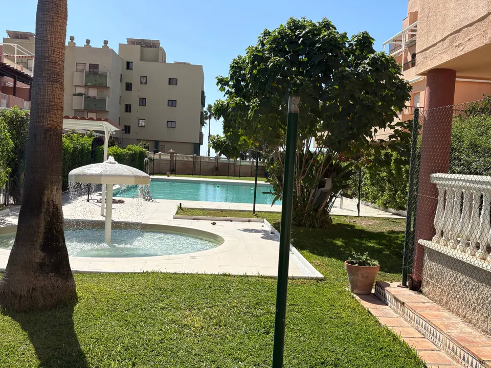 Encantador Apartamento en Primera Línea de Playa en Salobreña