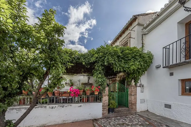 PRECIOSA CASA CON VISTAS A LA ALHAMBRA — 42