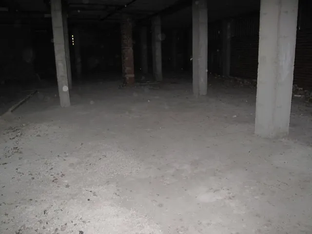 ++se vende local comercial dando a dos calles en esquina en el palmar murcia++ 946m2 — 18