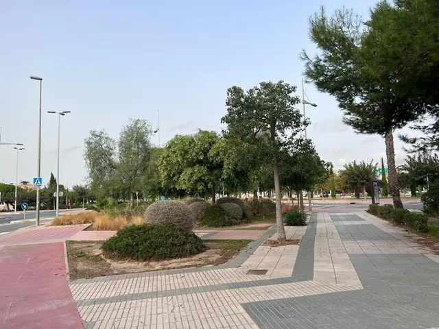 Se alquila local en planta baja en Cartagena — 8