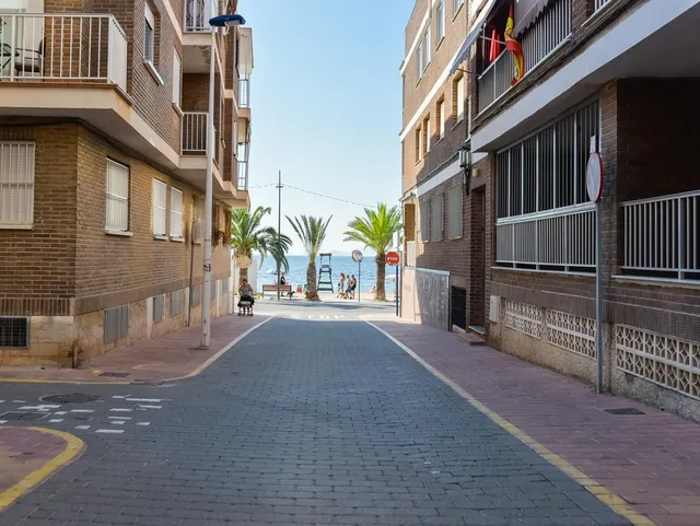 AMPLIO LOCAL COMERCIAL A 50 METROS DEL MAR MENOR | LO PAGÁN — 31