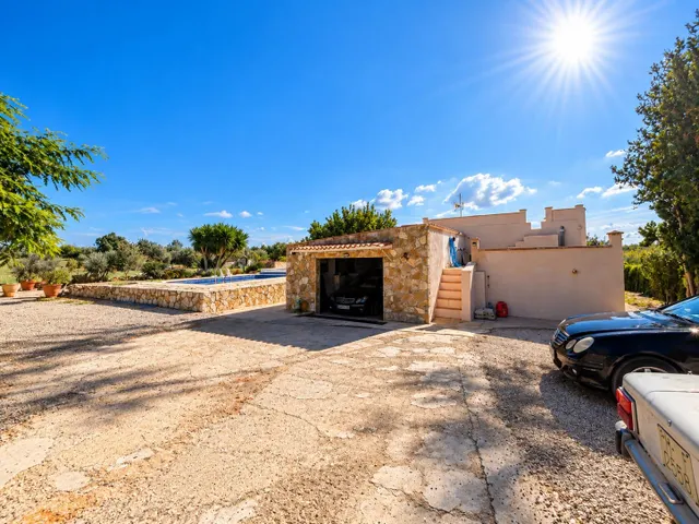 Finca rústica con encanto mallorquín, piscina privada y vistas al campo — 18