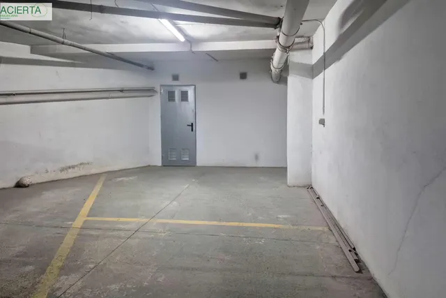 Piso y cochera en venta junto Acera de Darro. — 36