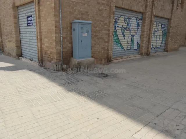 Amplio Local Comercial en Esquina - Oportunidad en San Crisp