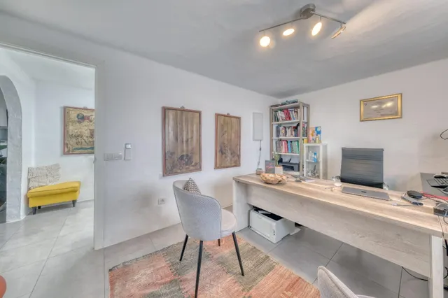 Finca independiente con jardín privado y vistas abiertas en Las Cabreras, Lanzarote. — 29