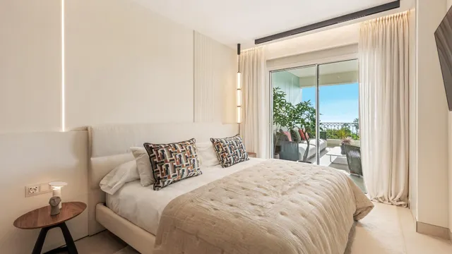 Apartamento de lujo reformado de 3 dormitorios y 2 baños con vistas al mar. Sierra Blanca — 23