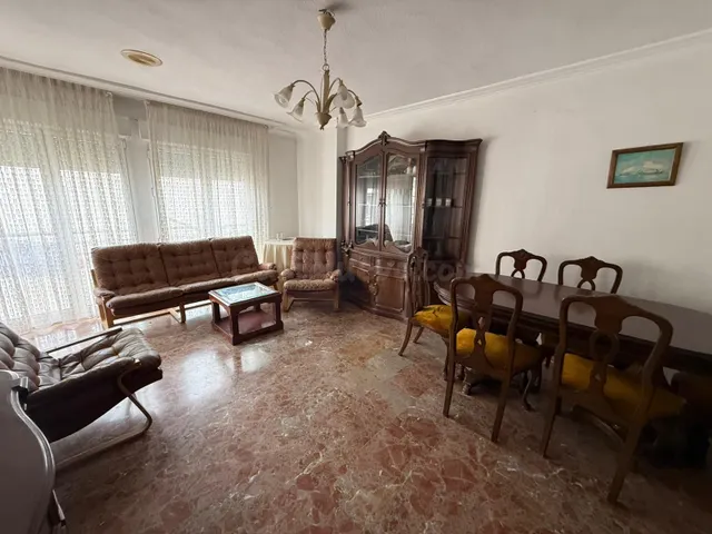 ACOGEDOR PISO EN AVENIDA JUAN CARLOS I — 2