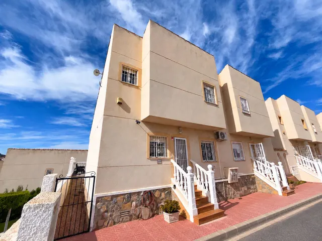 Casa 3 habitaciones 90m² en venta - Ciudad Quesada