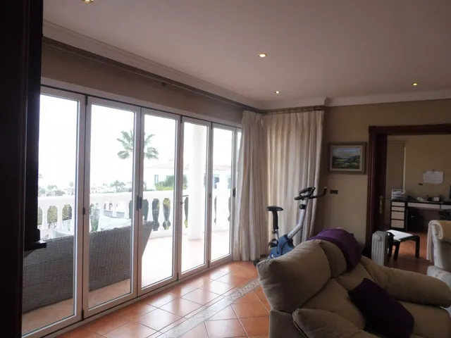 Villa 6 dormitorios con vistas al mar en La Cala de Mijas — 32