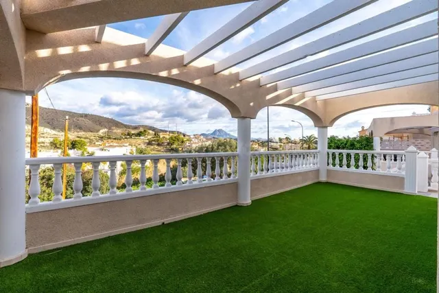 Casa 3 habitaciones 246m² en venta - Pueblo Acantilado - Lan