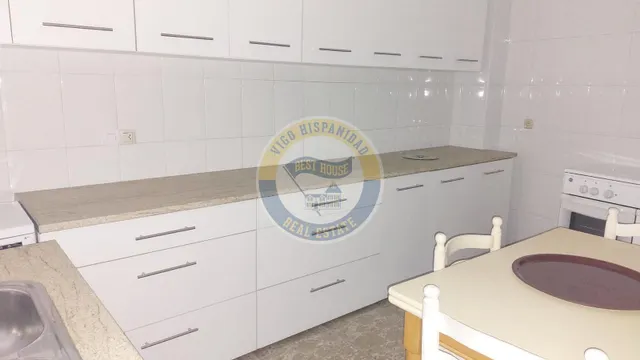 Amplio piso  reformar, en el entorno de Travesía de Vigo — 9